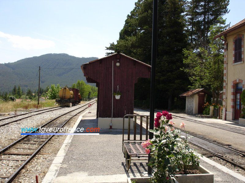 Le quai de la gare de Saint-André-les-Alpes (Direction Digne)