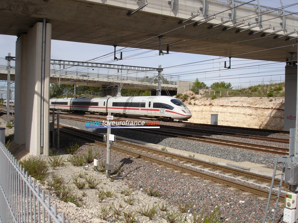 The ICE 3 train will become familiar with the French high-speed rail network alongside with the TGV POS train